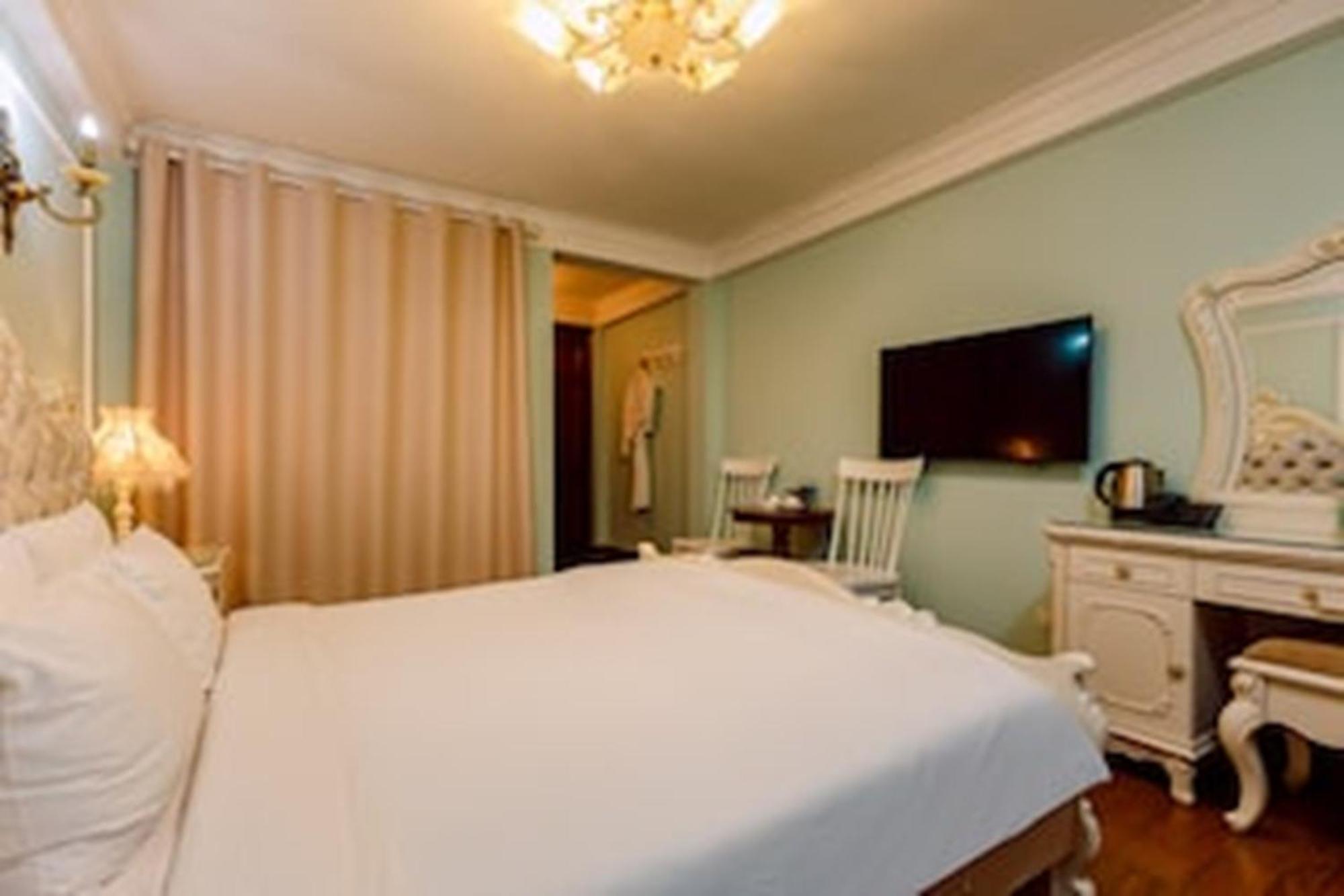 Hotel Super Oyo Capital O 1173 Le Grand - The Ruby