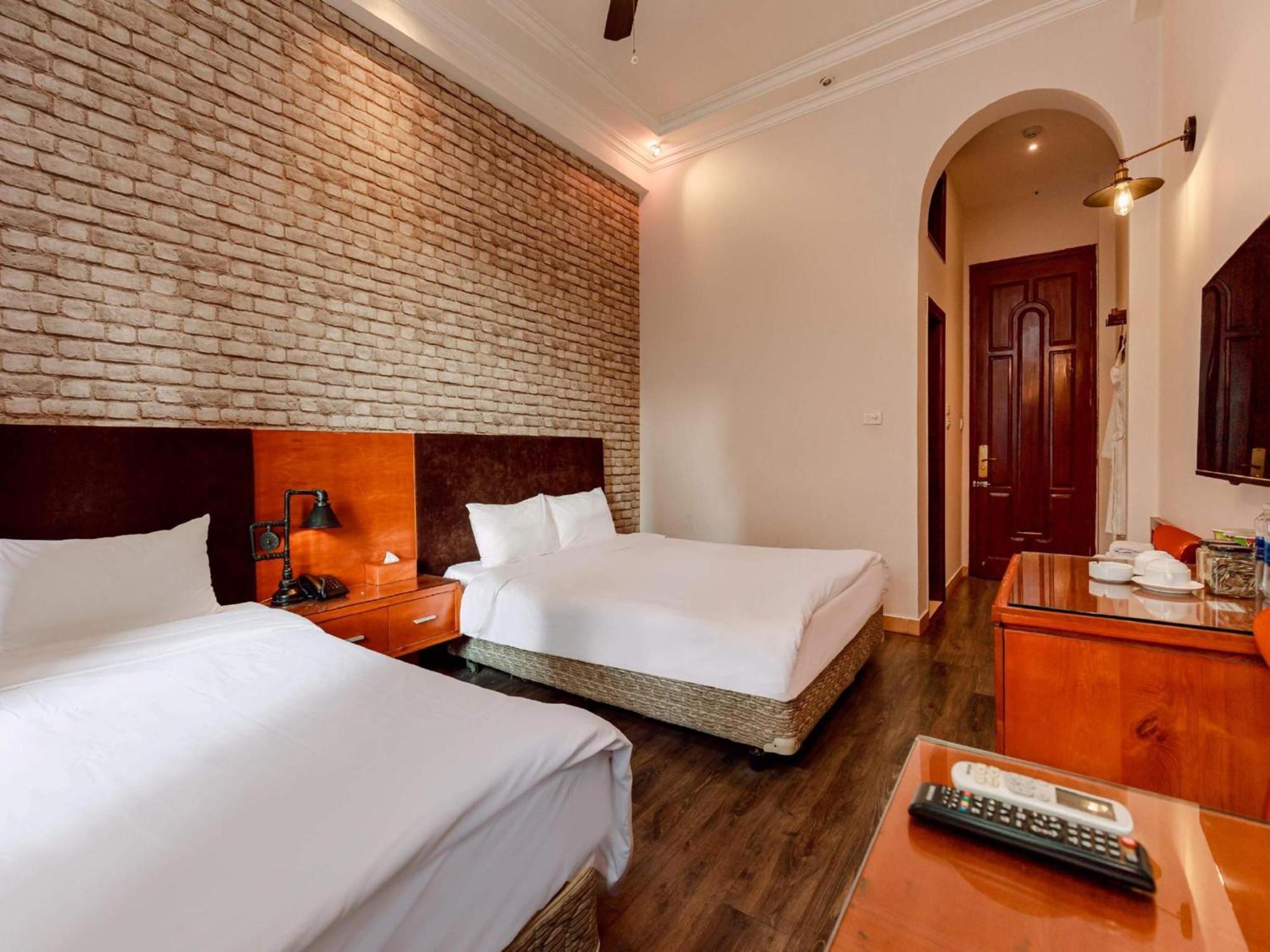 Hotel Super Oyo Capital O 1173 Le Grand - The Ruby