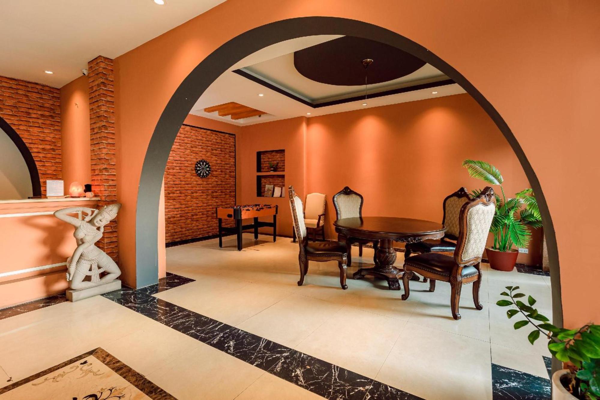 Super Oyo Capital O 1173 Le Grand - The Ruby Hotel