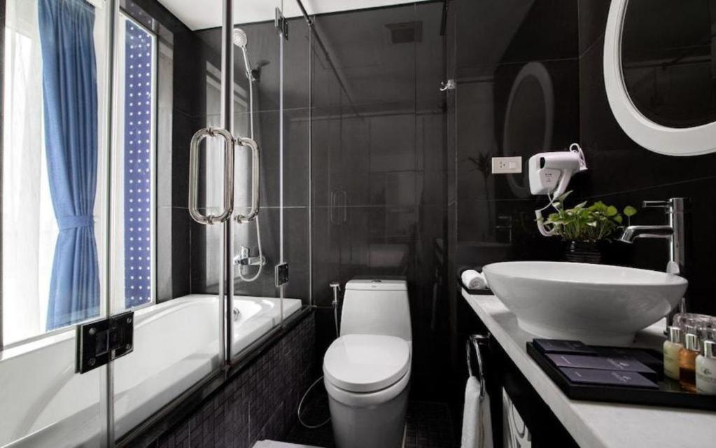 Victor Metropolis & Rooftop Bar 4*