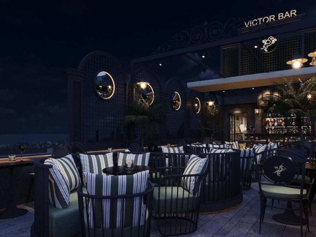 Victor Metropolis & Rooftop Bar