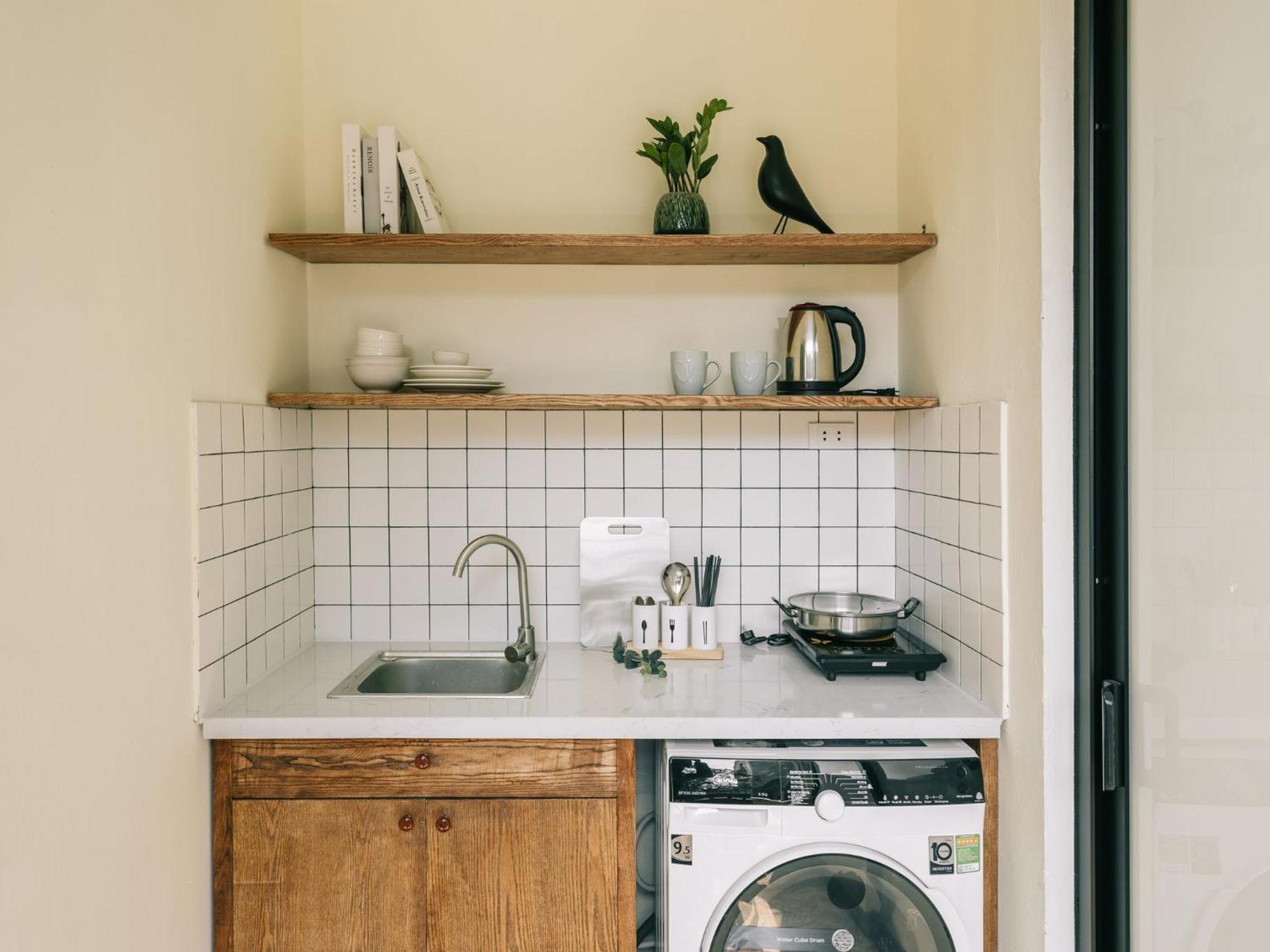 Apartment Amber Glow - Cozy Retreat Near Lake-free Laundry