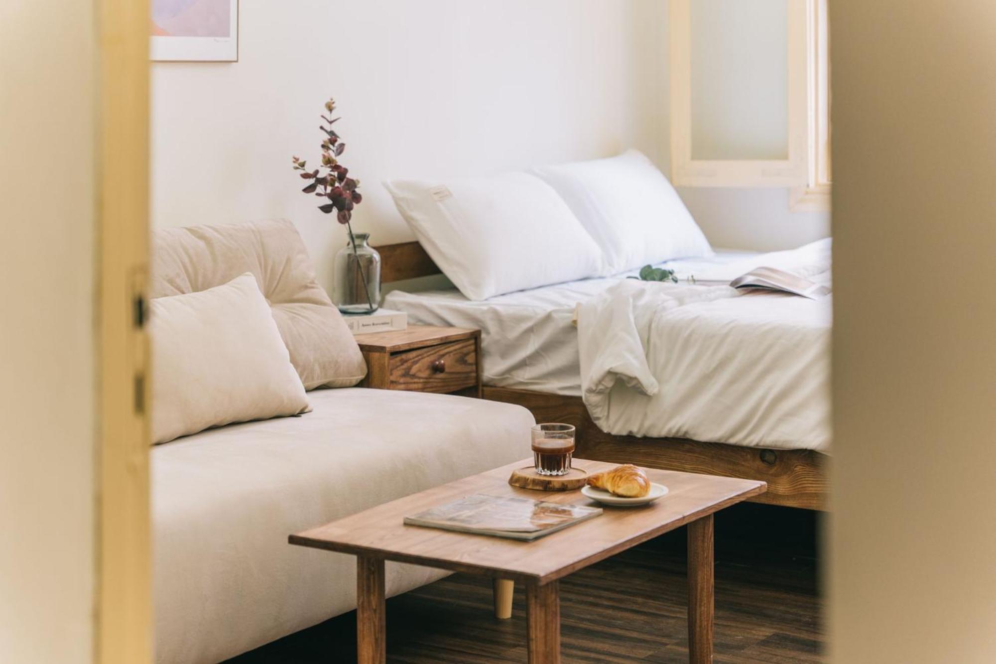Amber Glow - Cozy Retreat Near Lake-free Laundry Apartment Hanoi