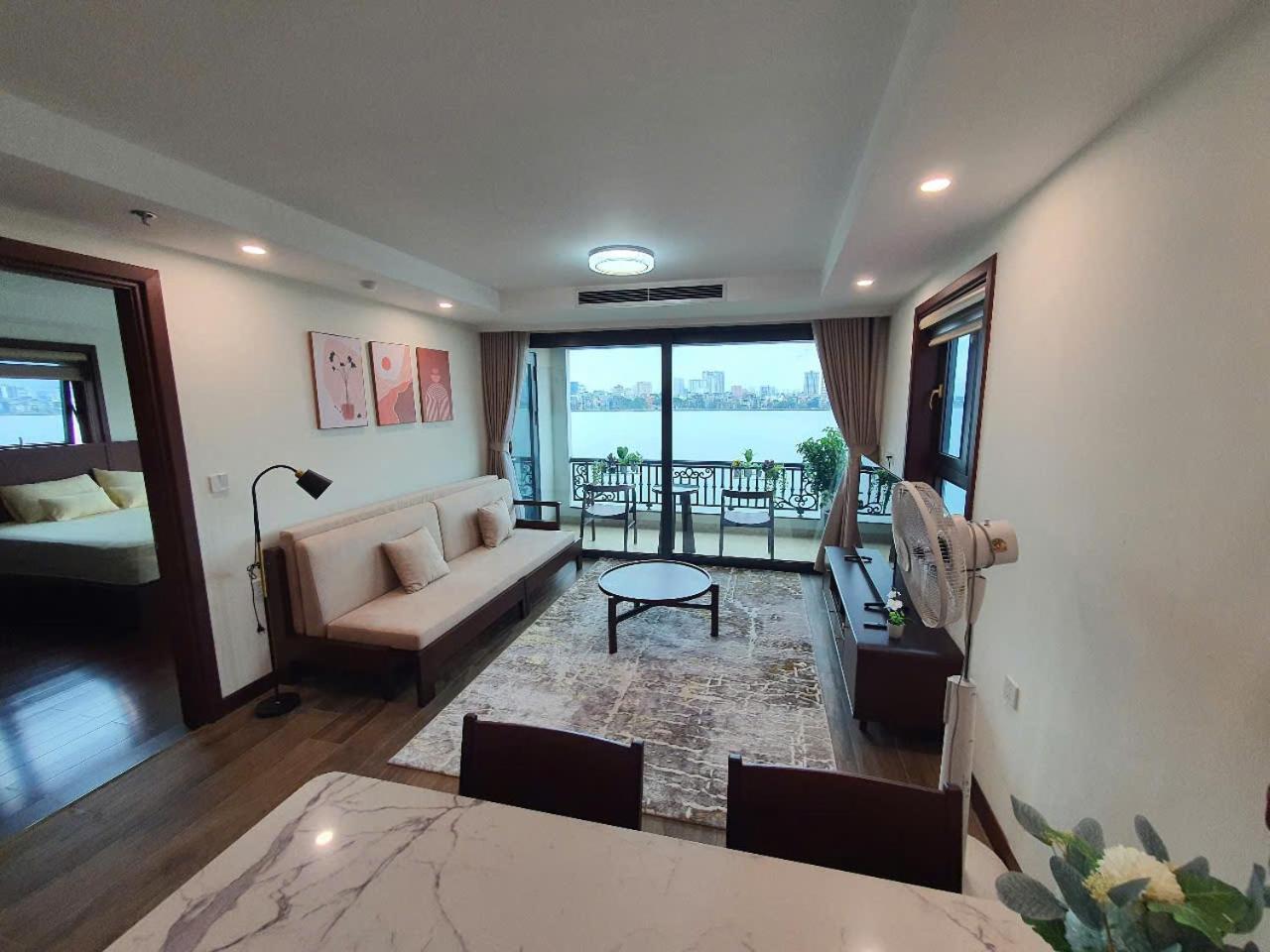 Lakeside Retreat - Tay Ho Căn hộ *