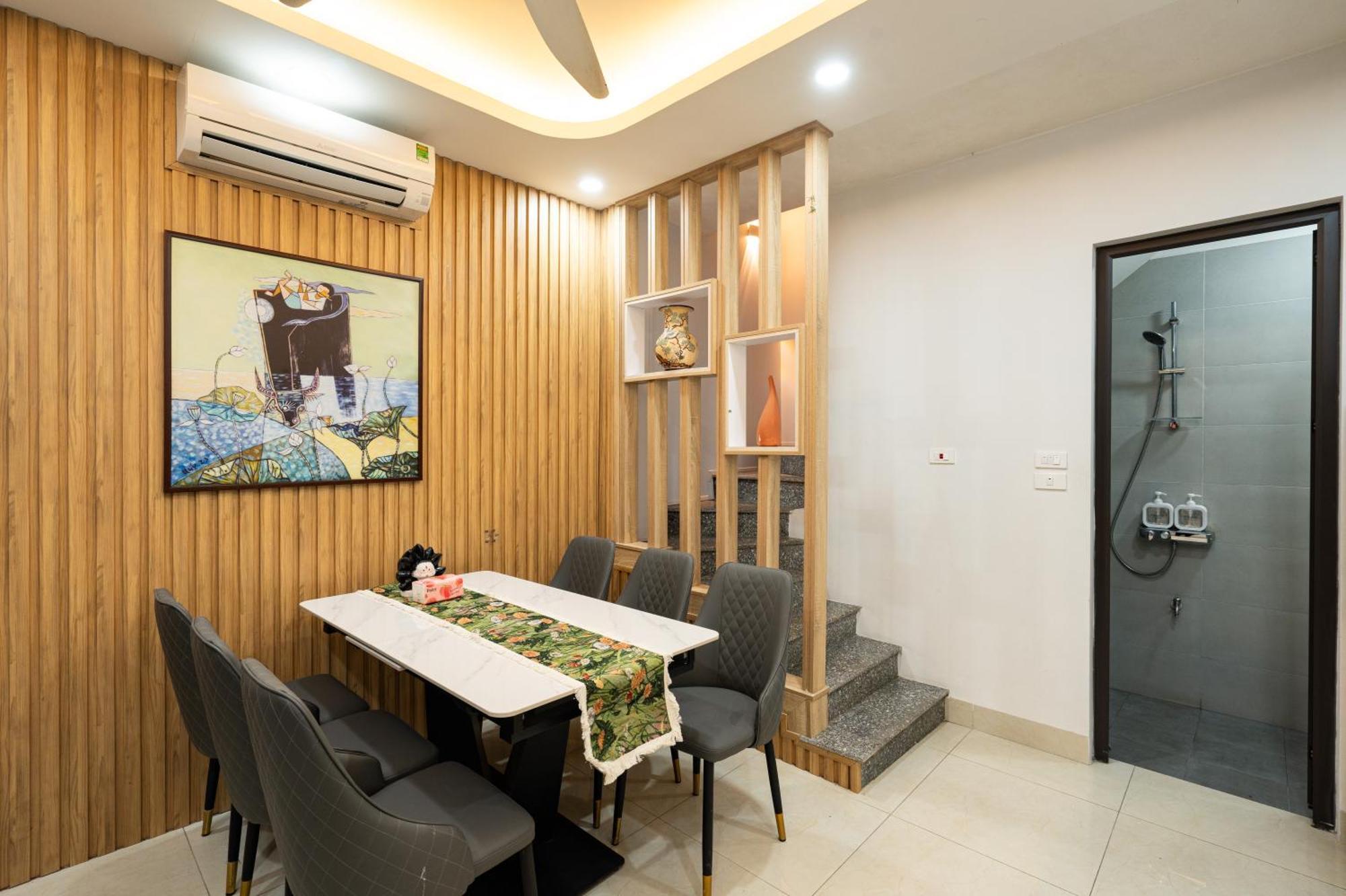 Apartment Of Serenity - 3 Bedroom & 3 Baths - 1' To Hoan Kiem & Old Quarter
