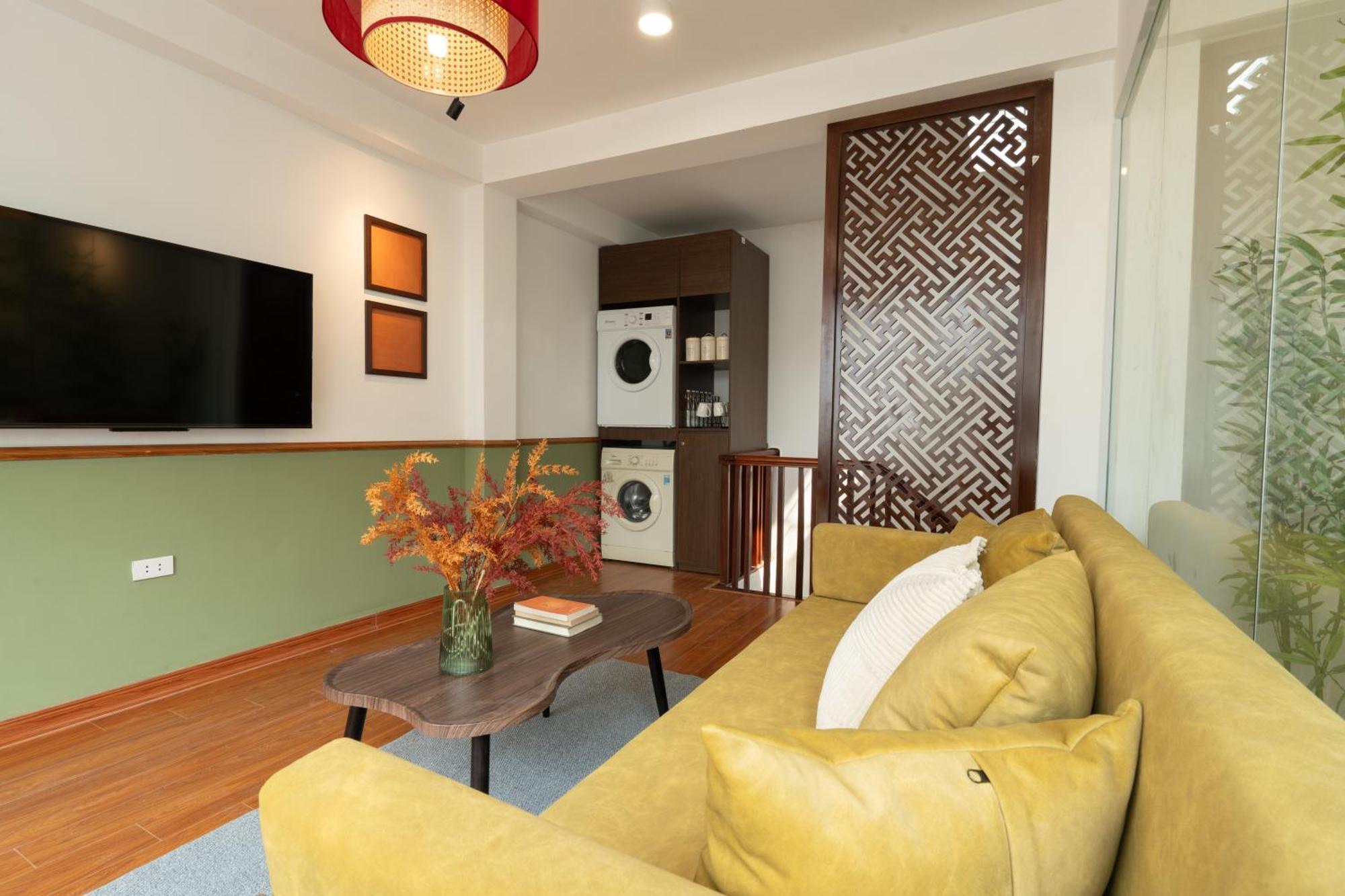 Apartment Of Serenity - 3 Bedroom & 3 Baths - 1' To Hoan Kiem & Old Quarter Hanoi