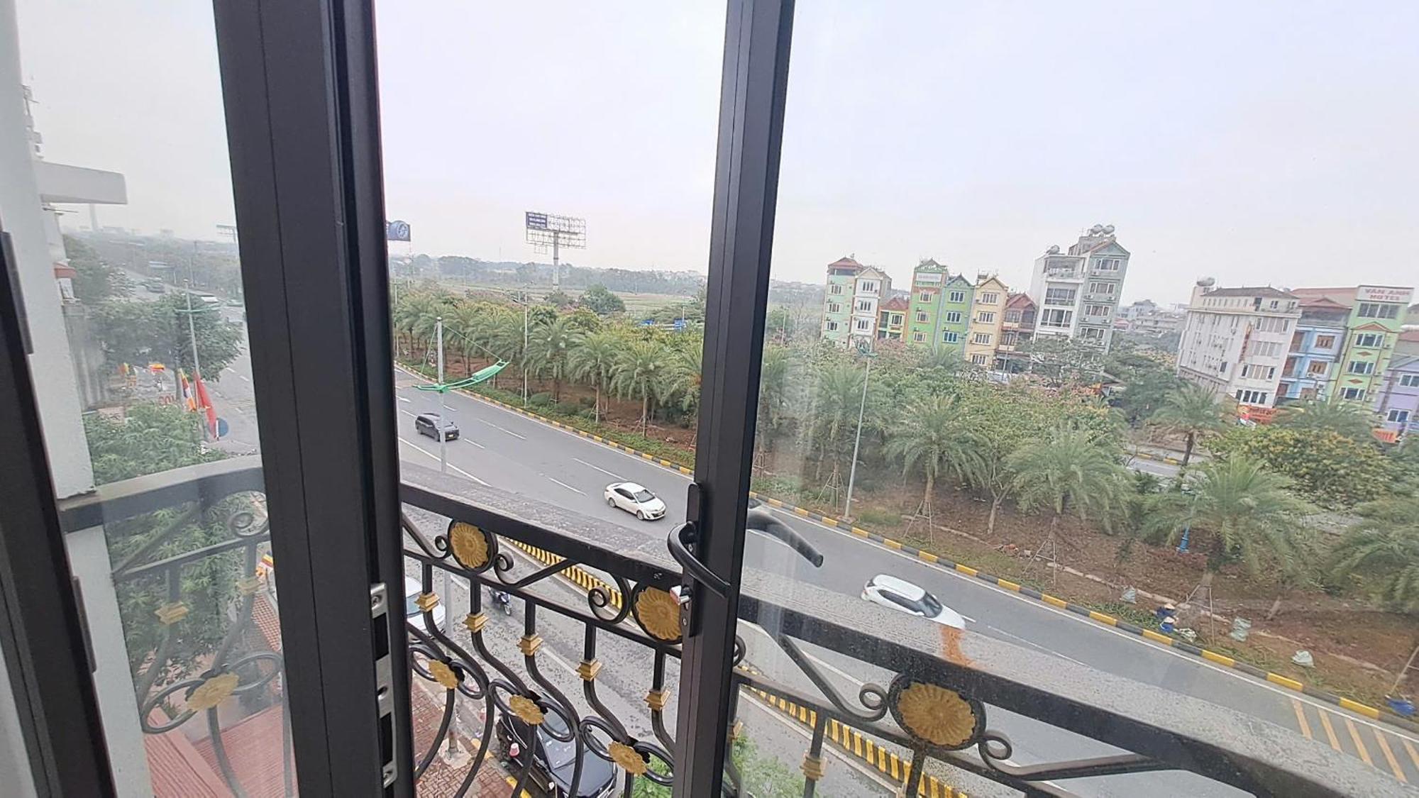 Luxury Airport Hotel 3*