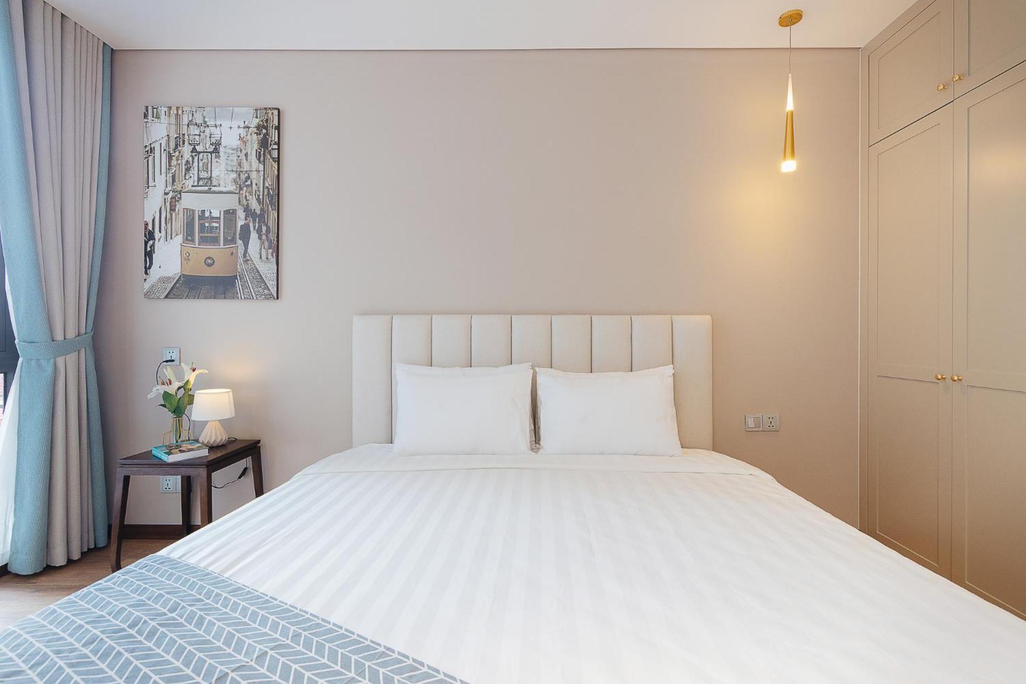Margaery Lakeside - 2 Bedroom With Balcony
