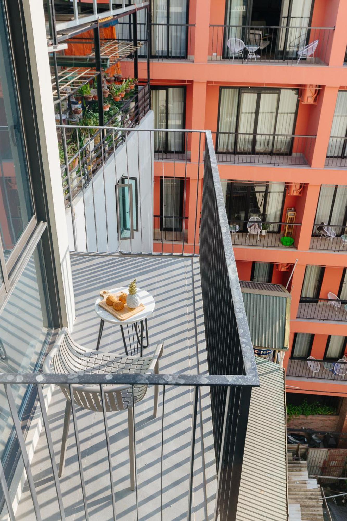 Margaery Lakeside - 2 Bedroom With Balcony Hanoi