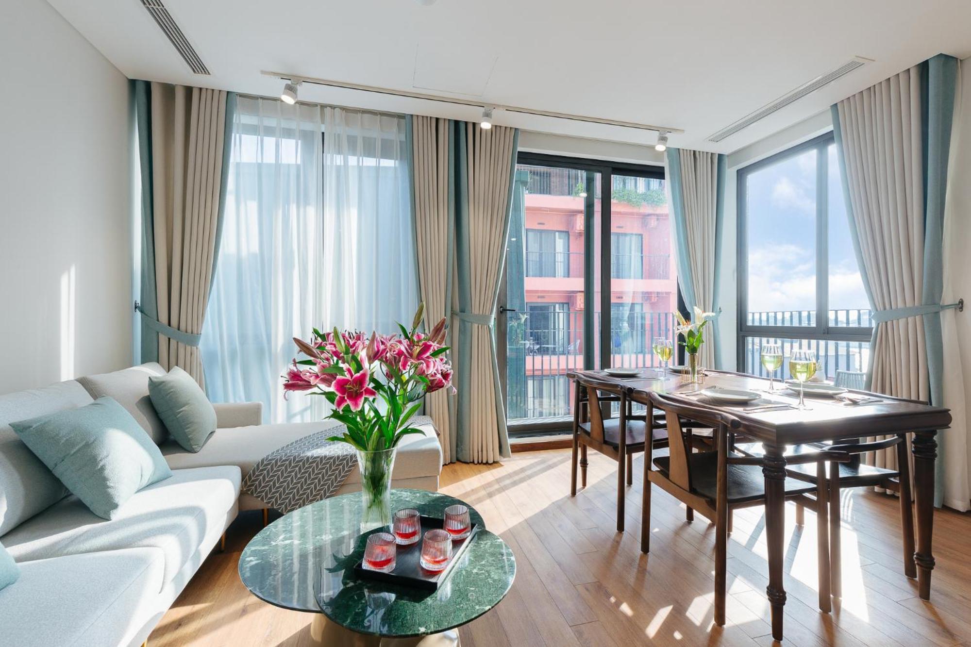 Margaery Lakeside - 2 Bedroom With Balcony * Hanoi