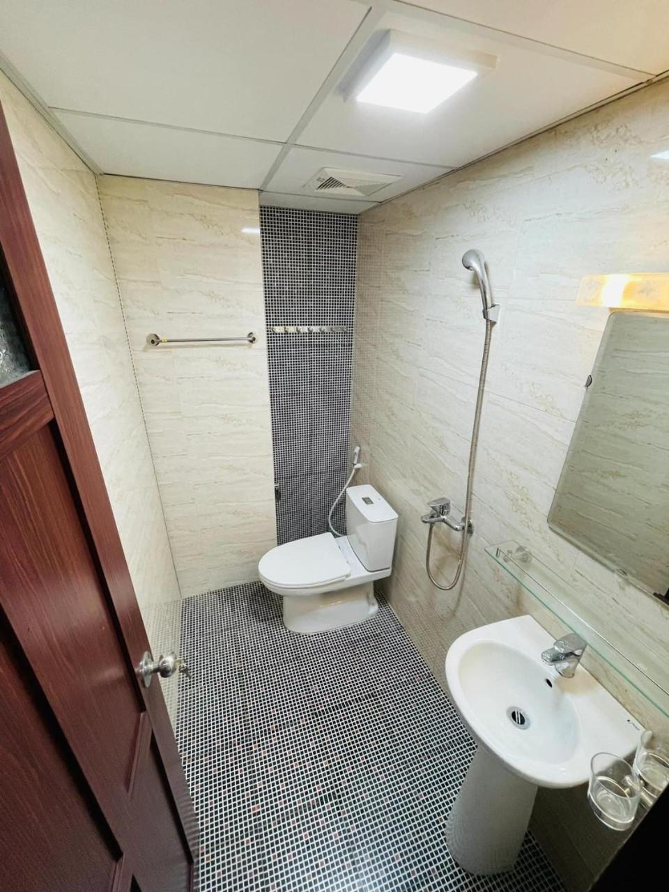 Parkside Retreat In Hanoi
