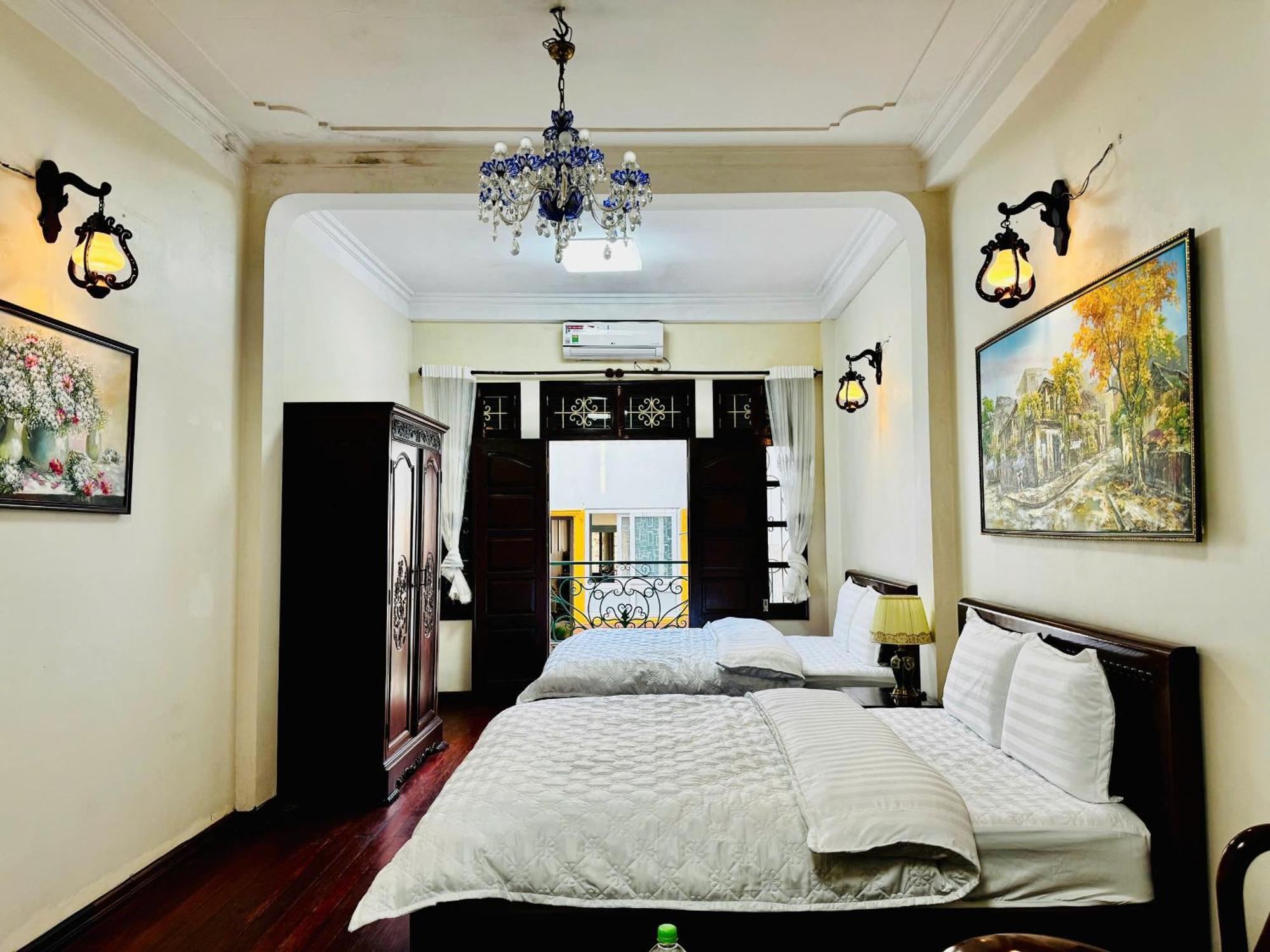 Autumn House Hangdao * Hanoi