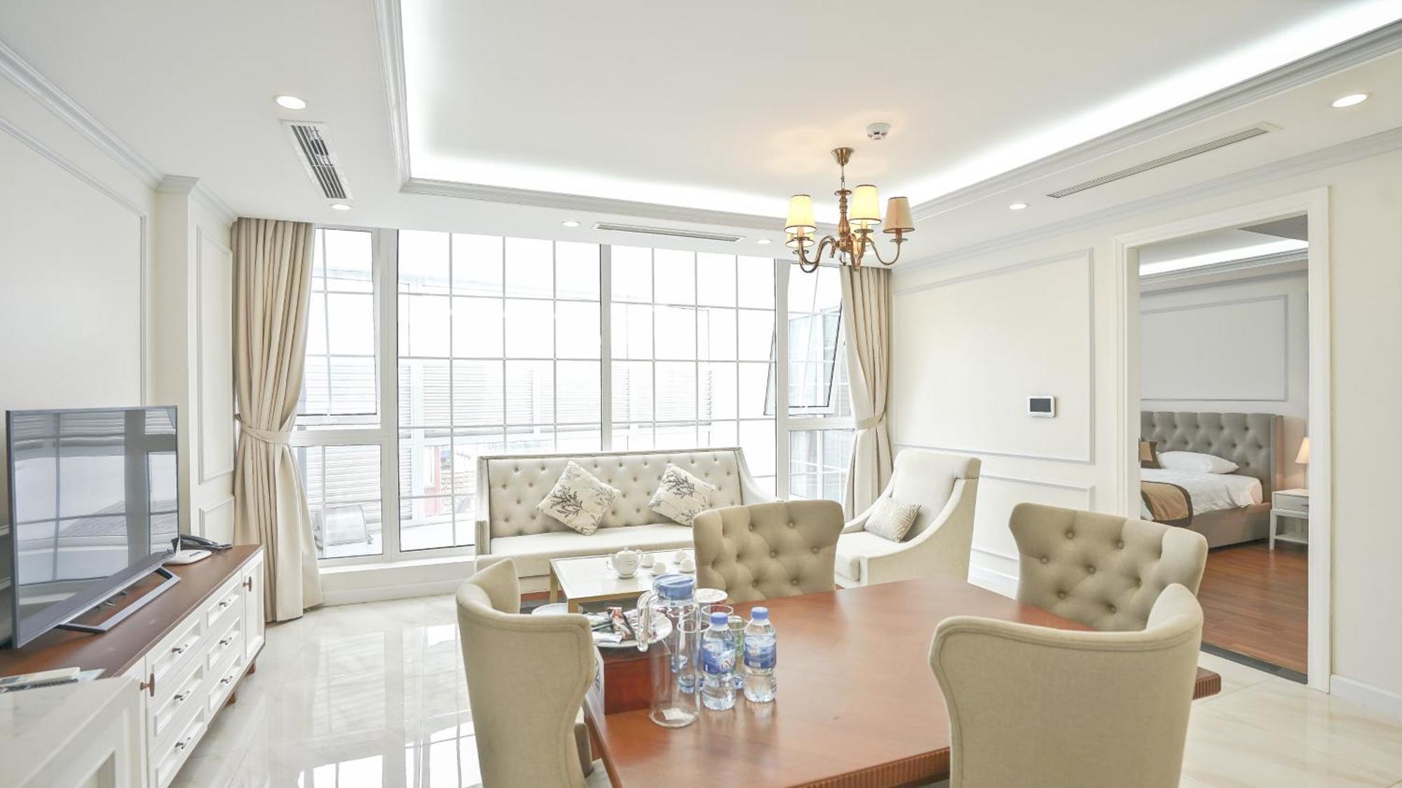 Luxe Paradise 79 Nguyen Du Hotel 4*
