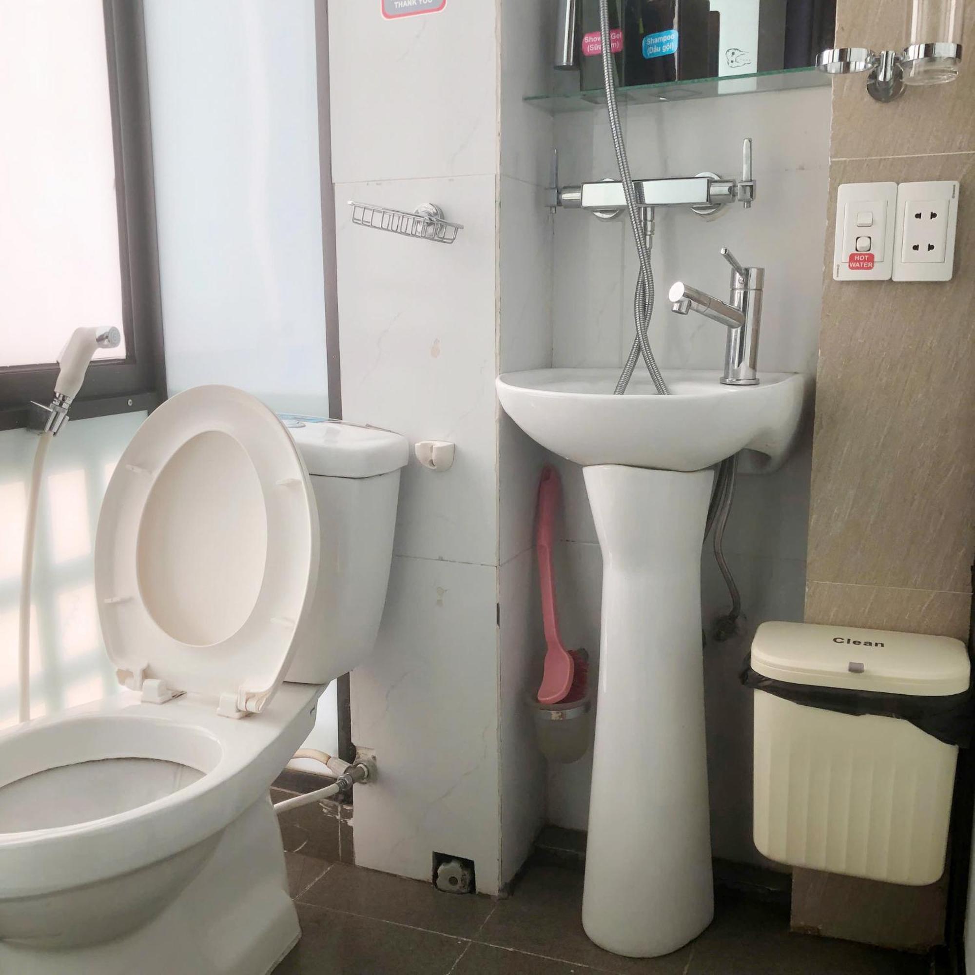 Lucky - Self Checkin Guest house *