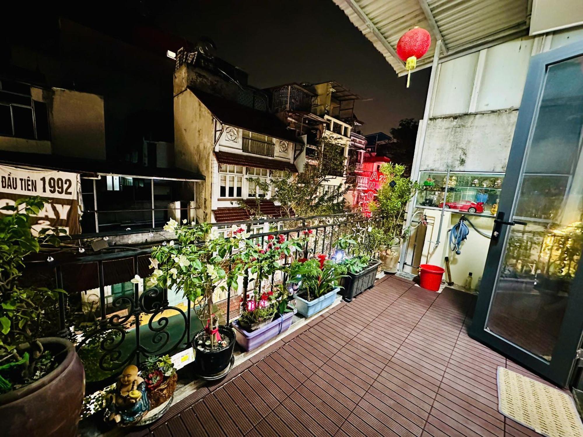 Vietnam Travelers 1 With Private Balcony Hanoi