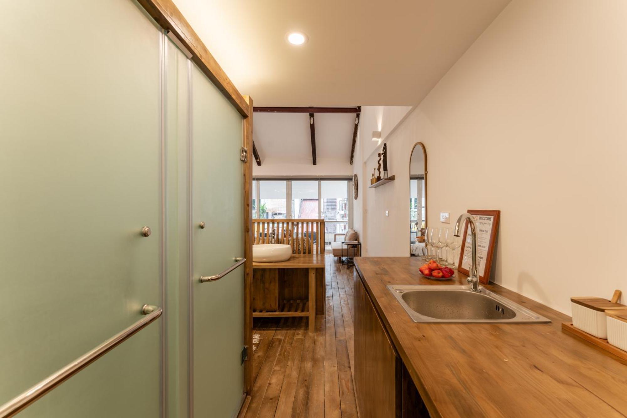 Street View Apartment *