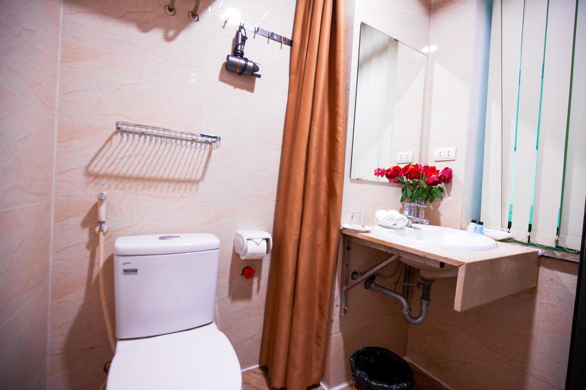Shining House Hotel 3*