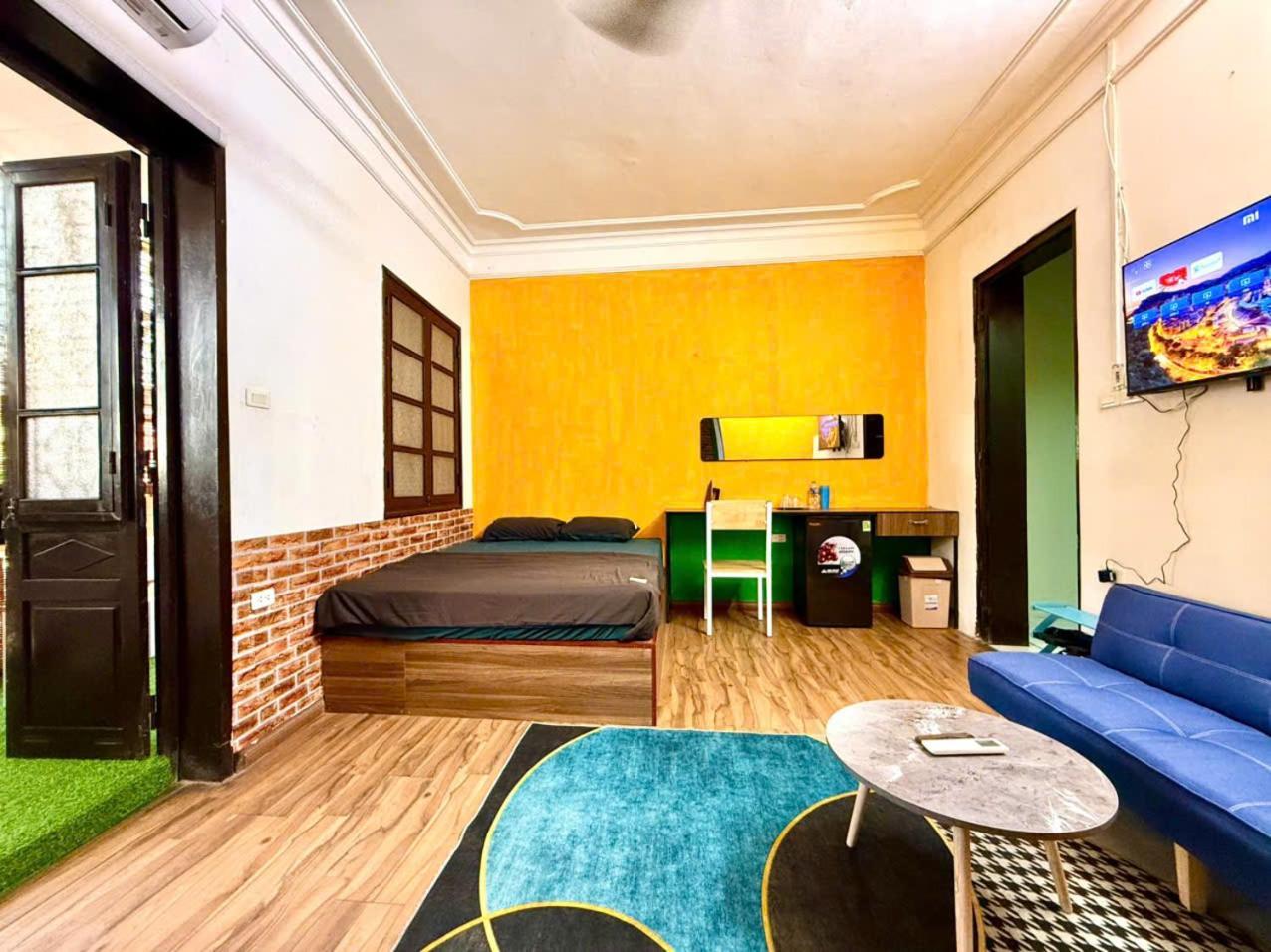 Apartment House With Balcony,k 1,old Quarter,3 Mins To Hoankiem *