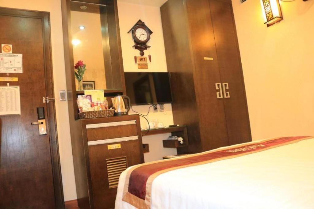 New Moon 2* Hanoi