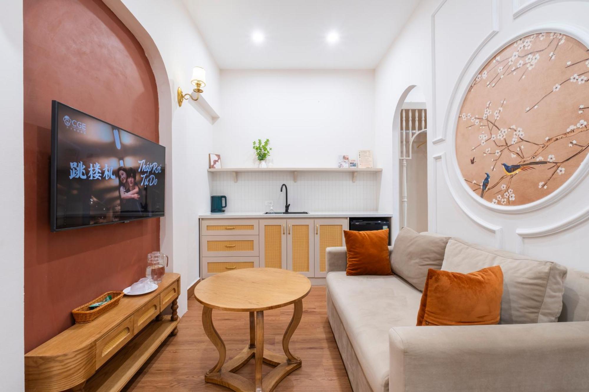 Unique Heritage Old Quarter Apartment