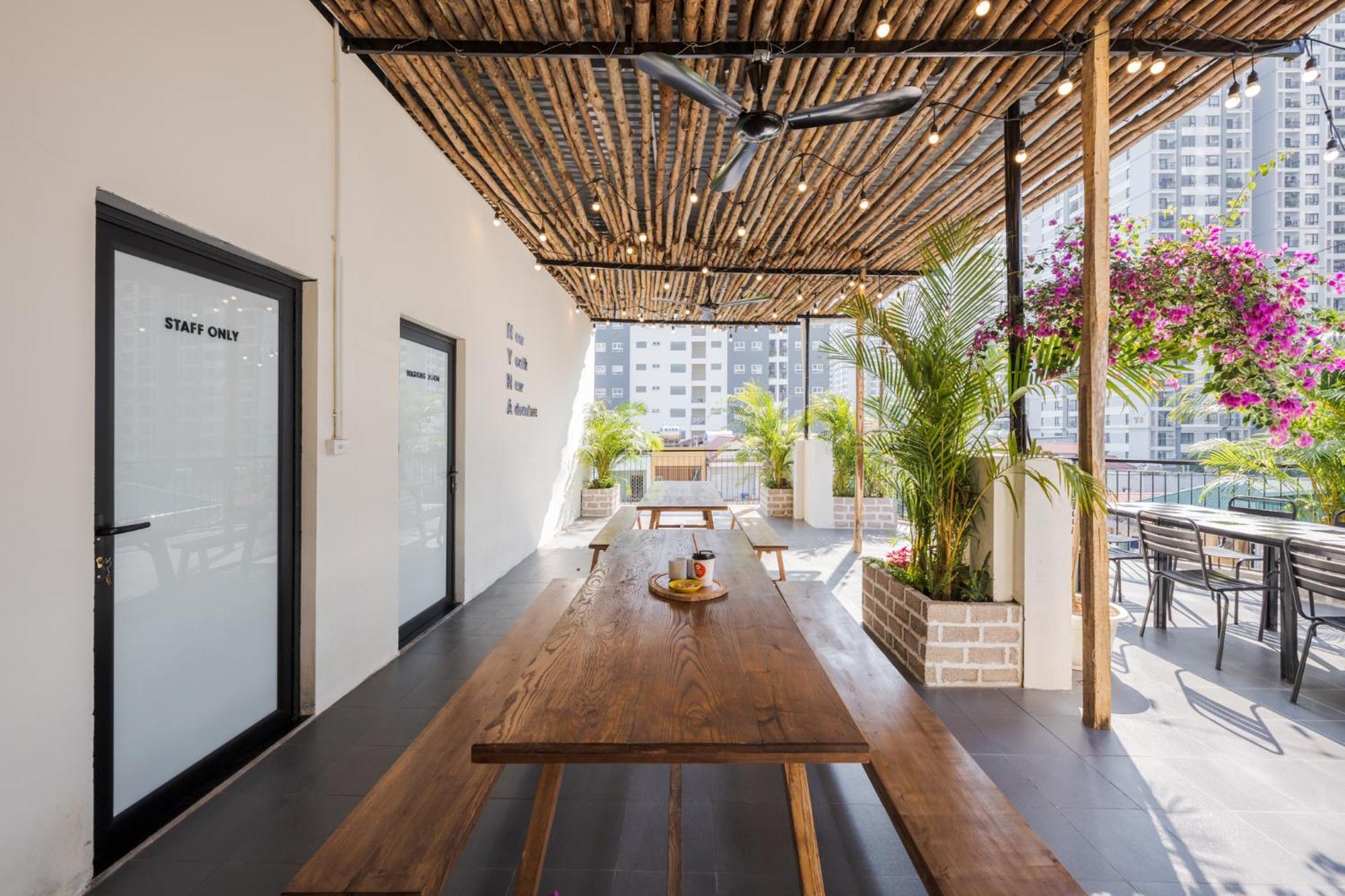 Maison De Lune Residences-rooftop Pool Bbq For Big Group-late Check Out Apartment Hanoi