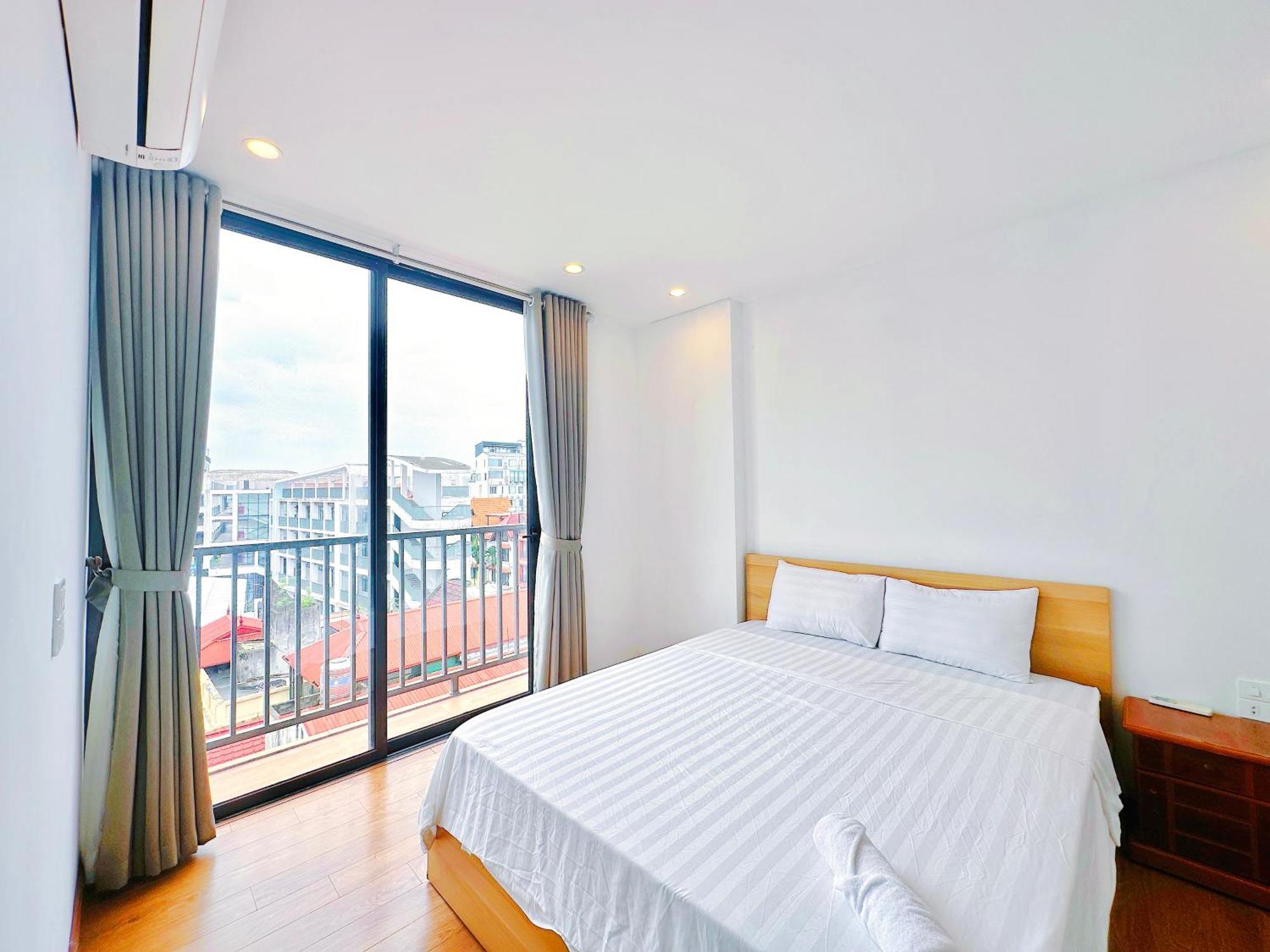 Apartment 4 - Cheap Price 2 Bedroom Near West *