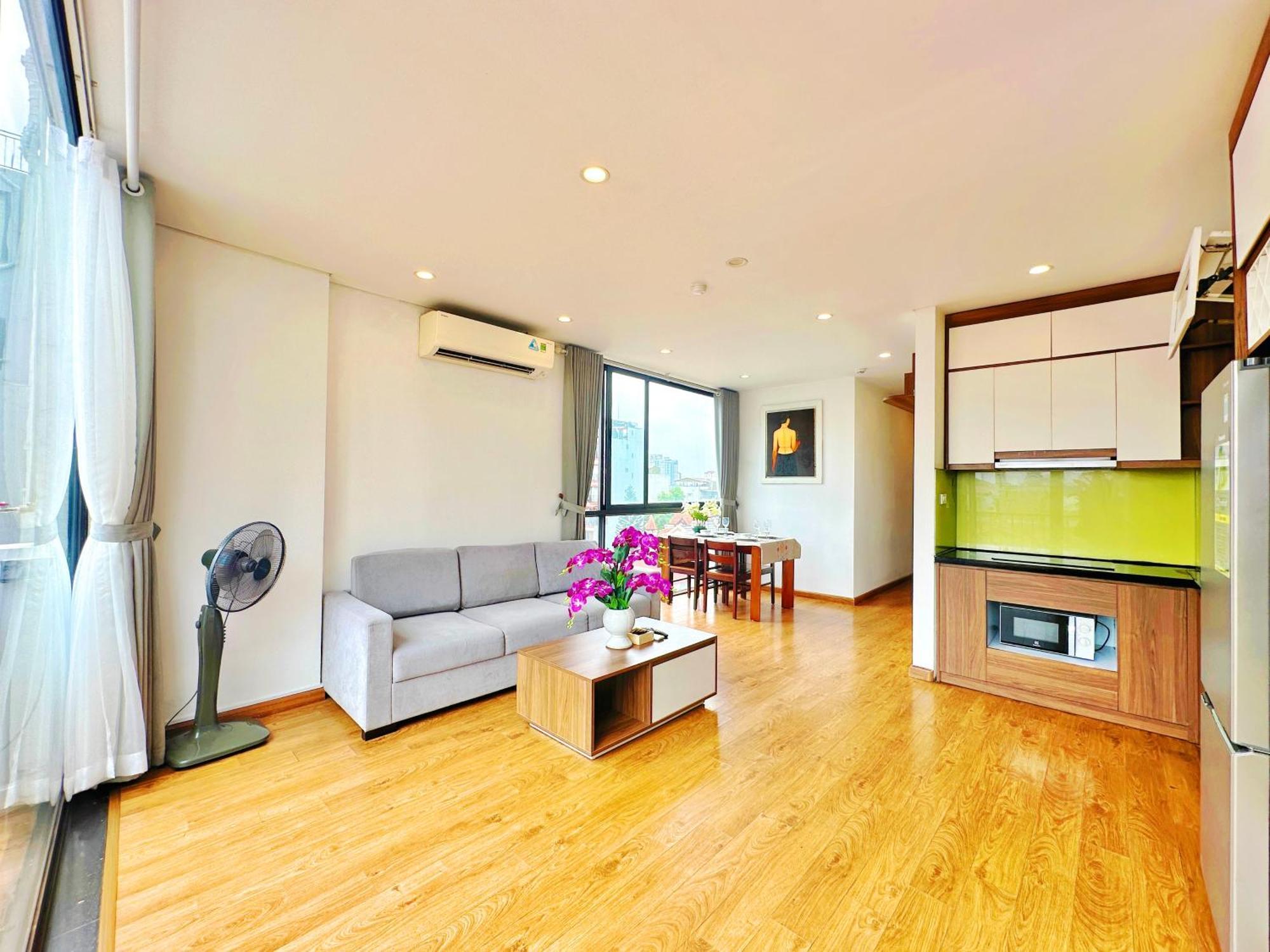 4 - Cheap Price 2 Bedroom Near West Apartment *