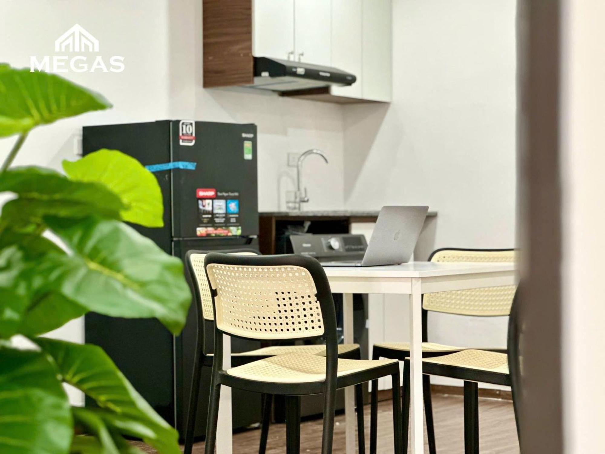 Khách sạn hẻo lánh Galaxy Au Co Ho Tay Ha Noi