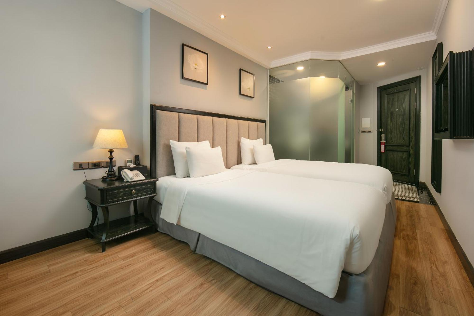 Paradise Grand Hotel