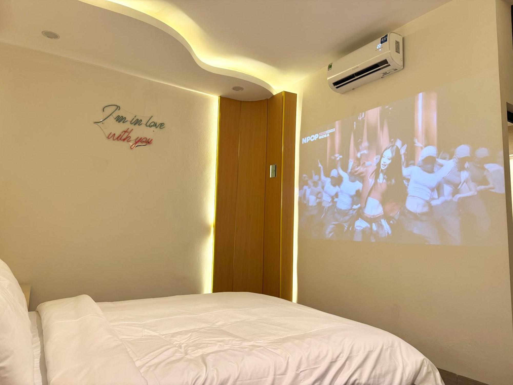 Star Night And Hotel Hanoi