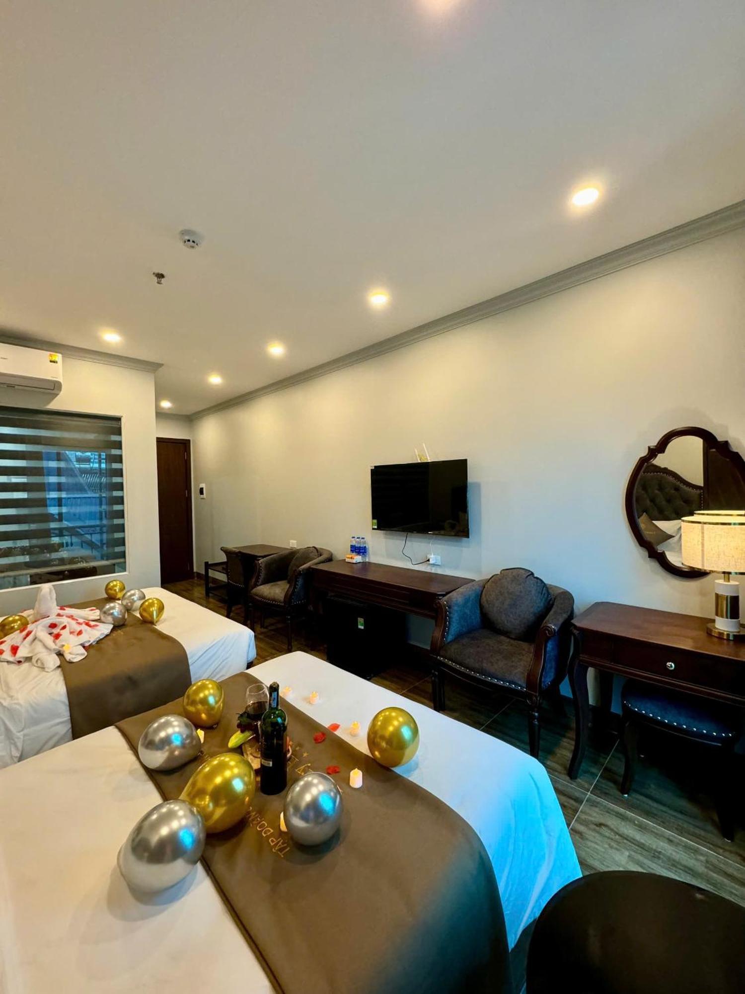 Luxury Khách sạn 3*