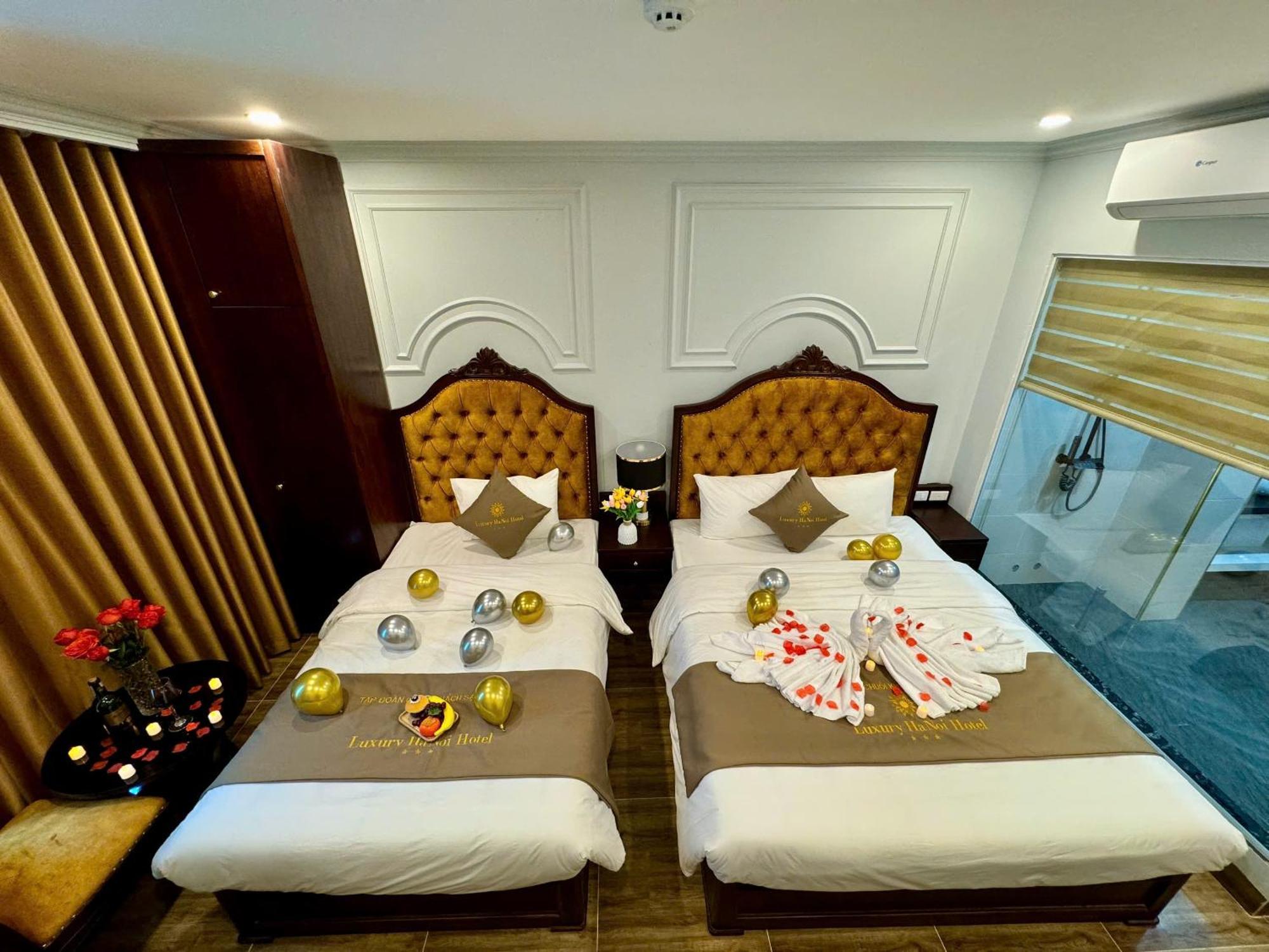 Khách sạn Luxury