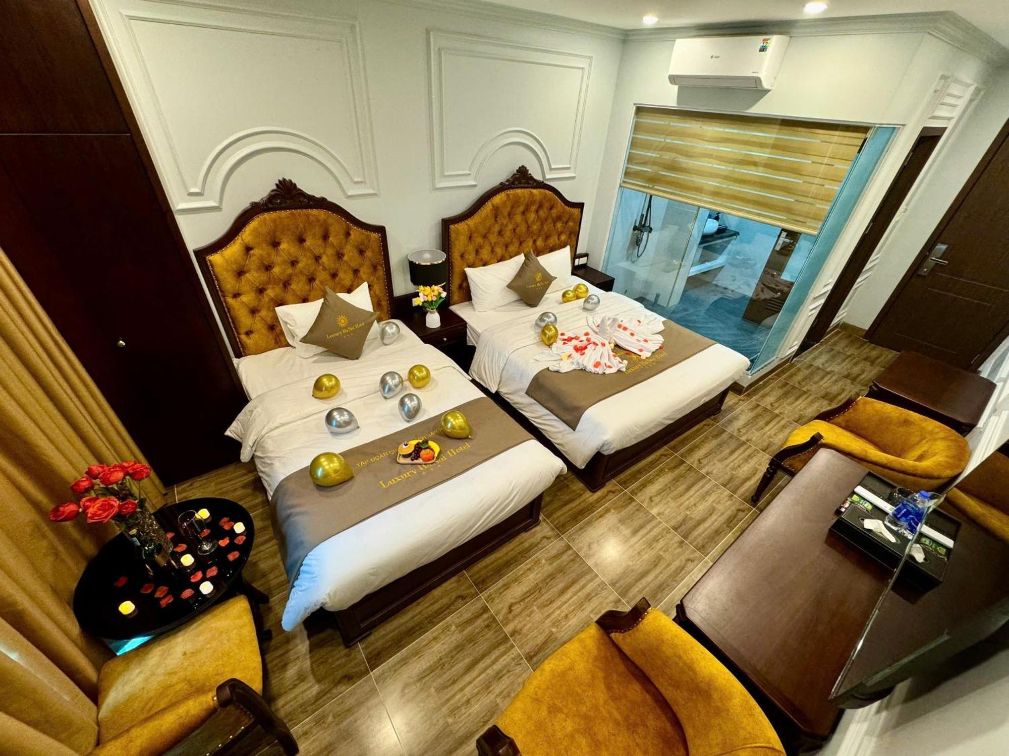 Luxury Khách sạn 3*