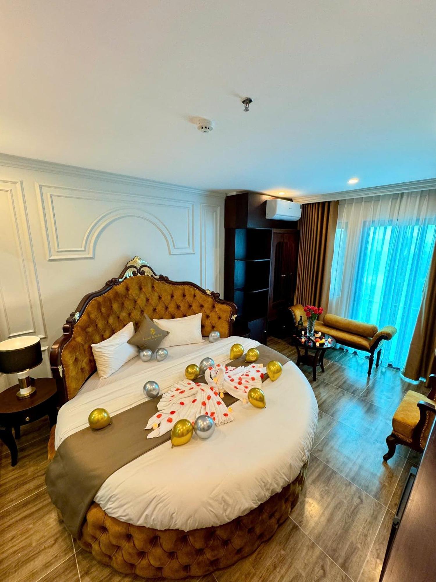 Khách sạn Luxury 3*
