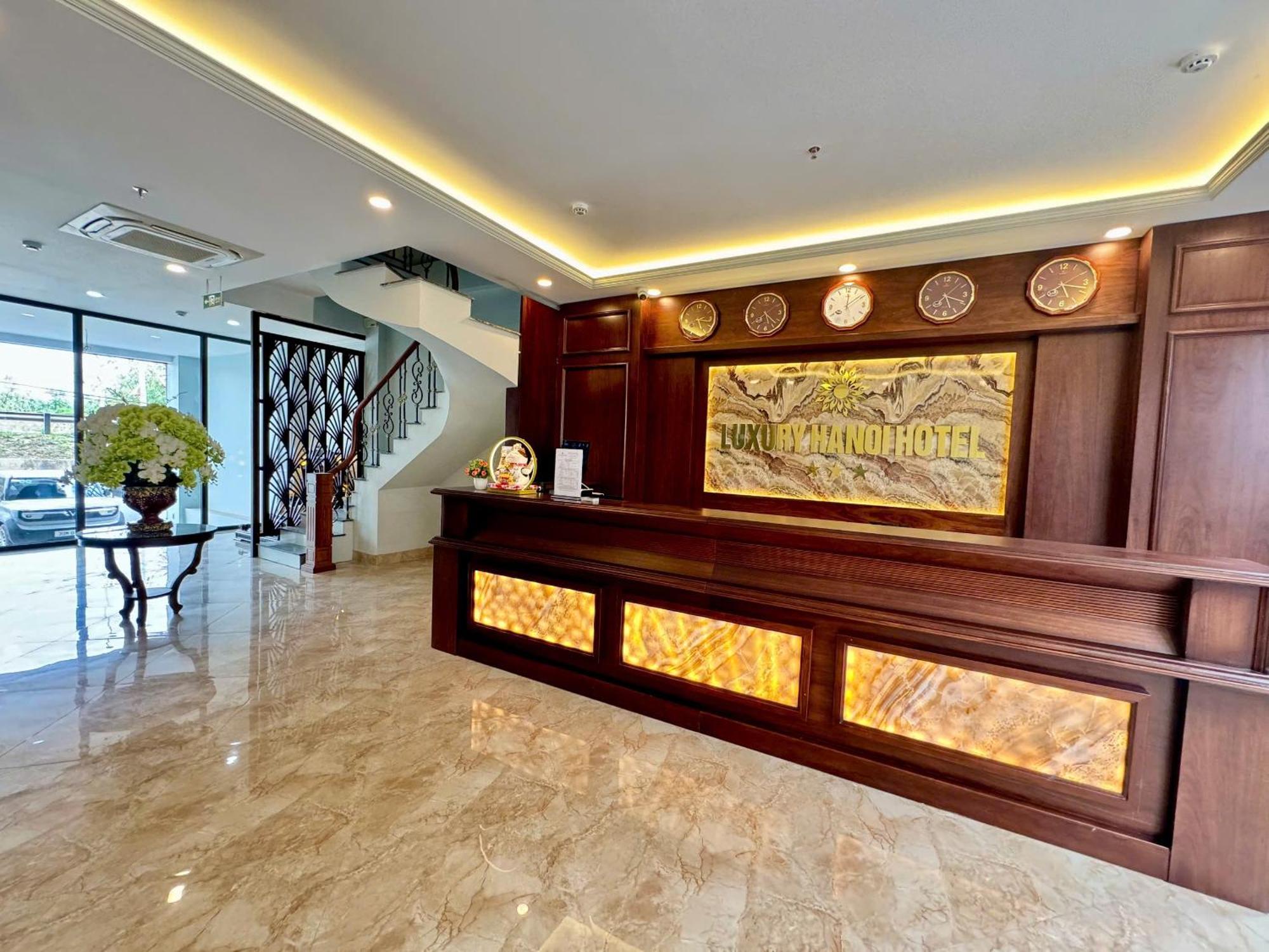 Luxury Khách sạn 3*