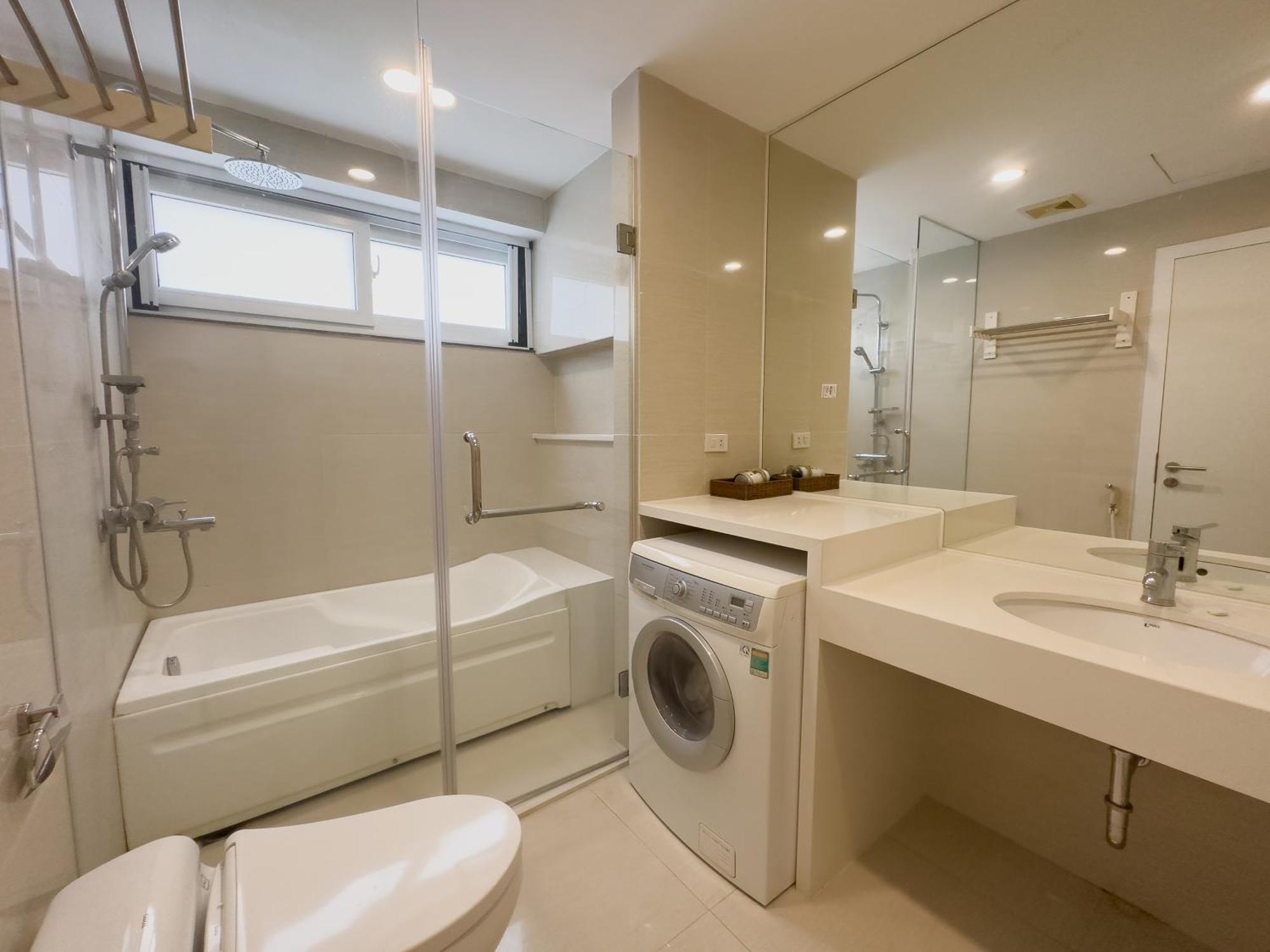 To Ngoc - Ho 1 Ngu Ho Tay Aparthotel *