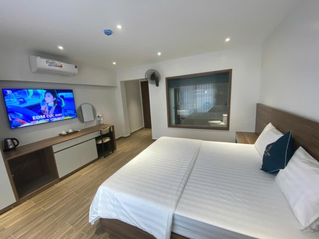 Nha Nghi Moonlight Hotel