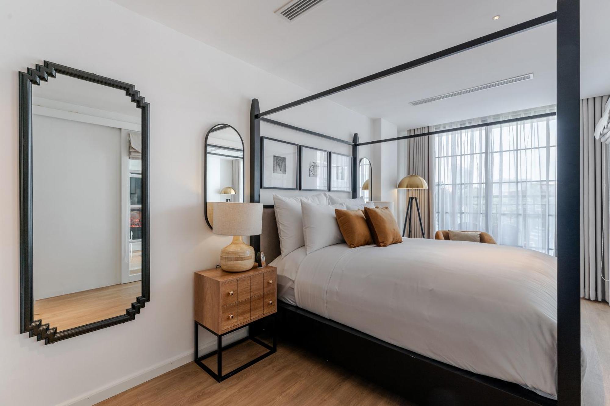 Hotel The Zenith, By Harrys
