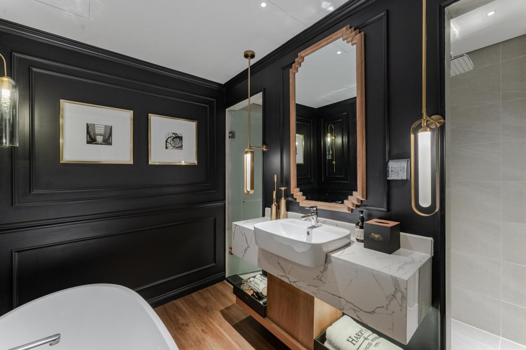 Hotel The Zenith, By Harrys 4*