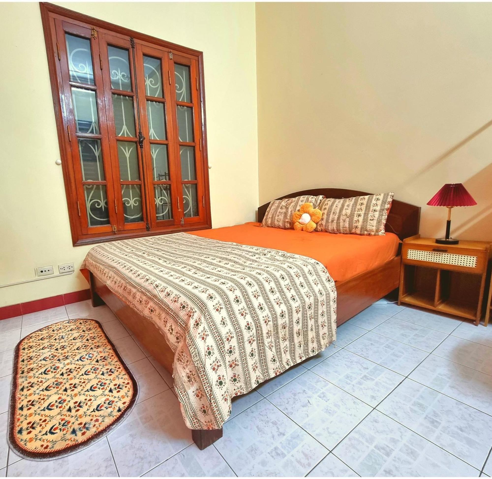 Lushstay Retreat - Train Street * Hanoi