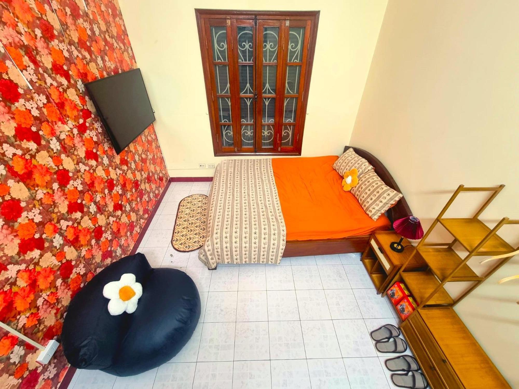Lushstay Train Street - Cozy Hotel *