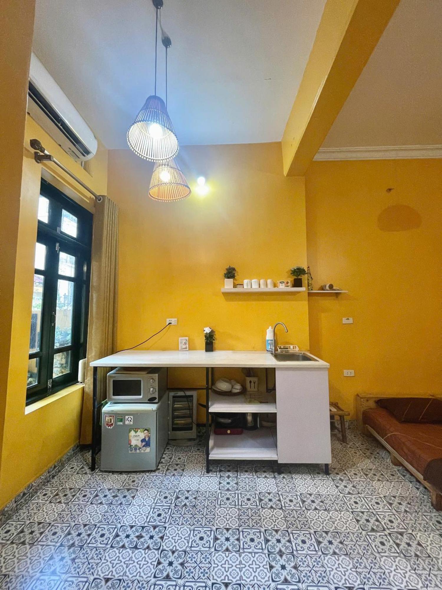 Apartment Large Window- Quiet- Old Quarter *