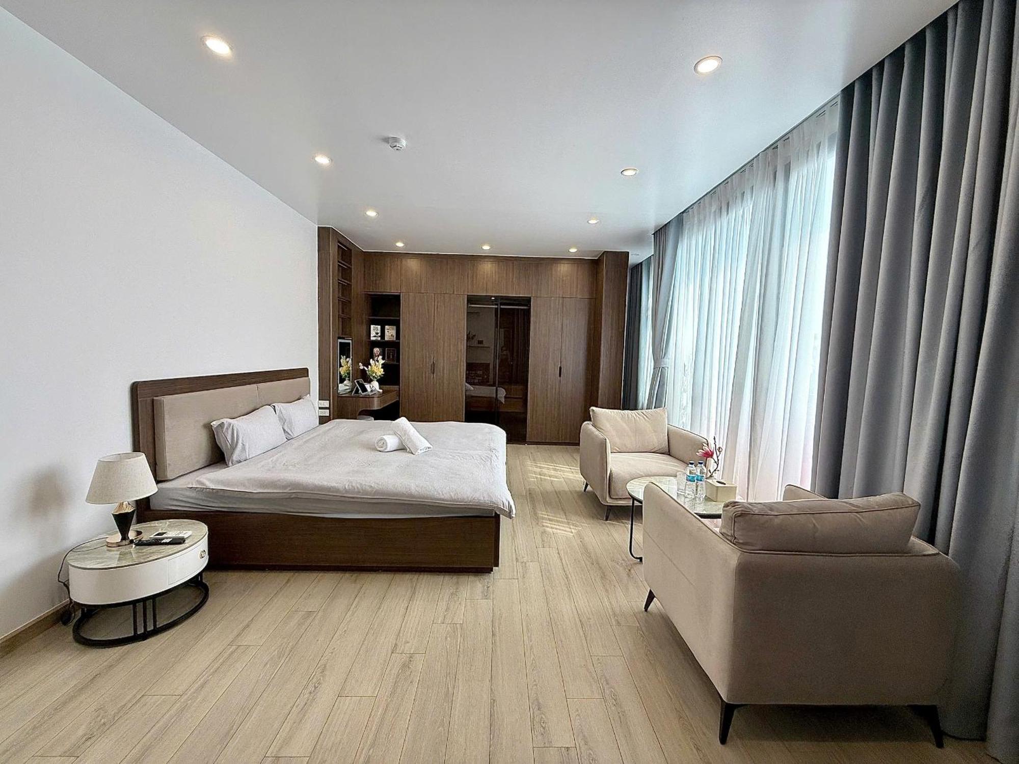 Crescendo Stylist Lakeview * Hanoi