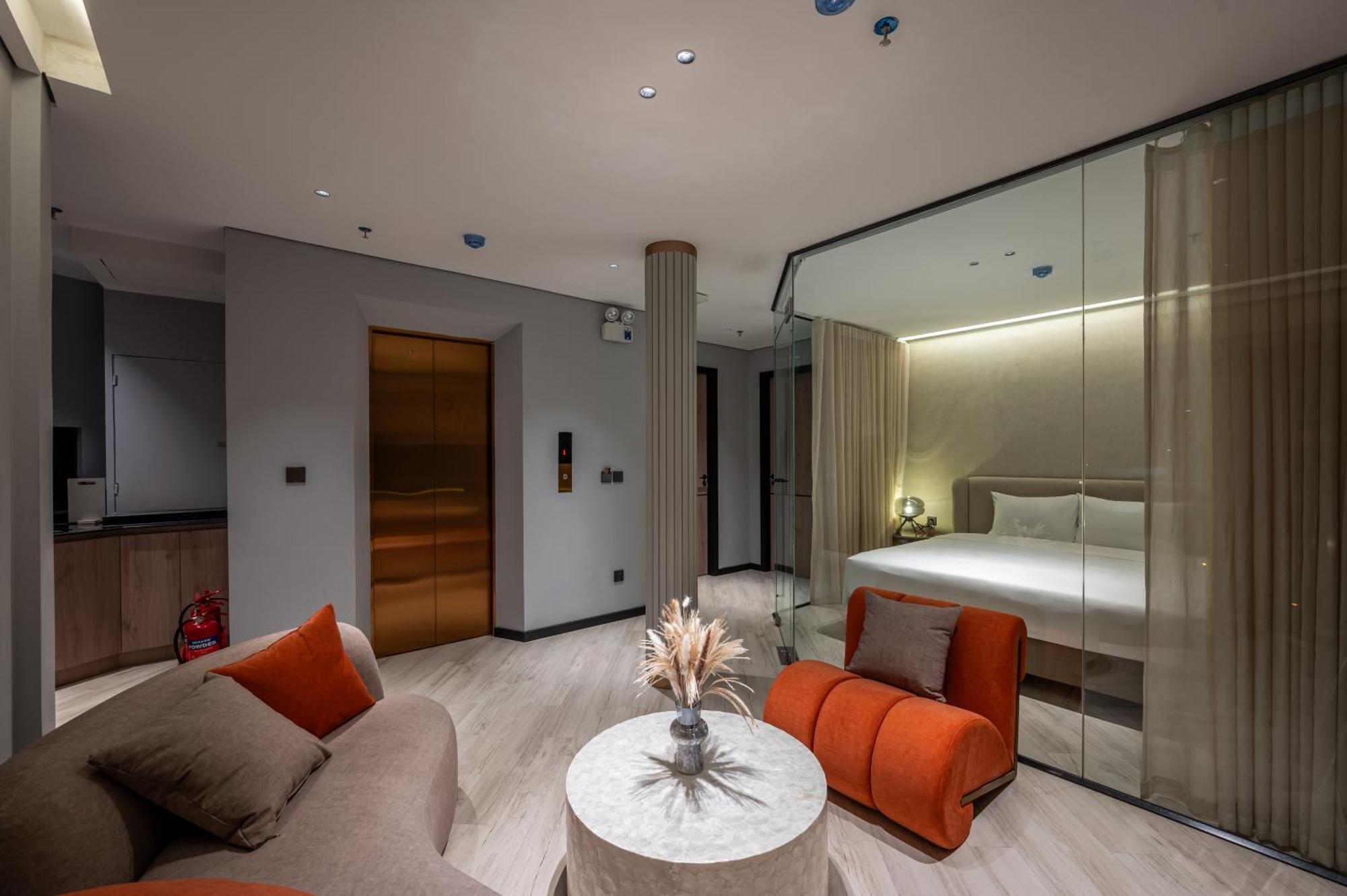 Hotel Irest Signature Ba Dinh Lakeside