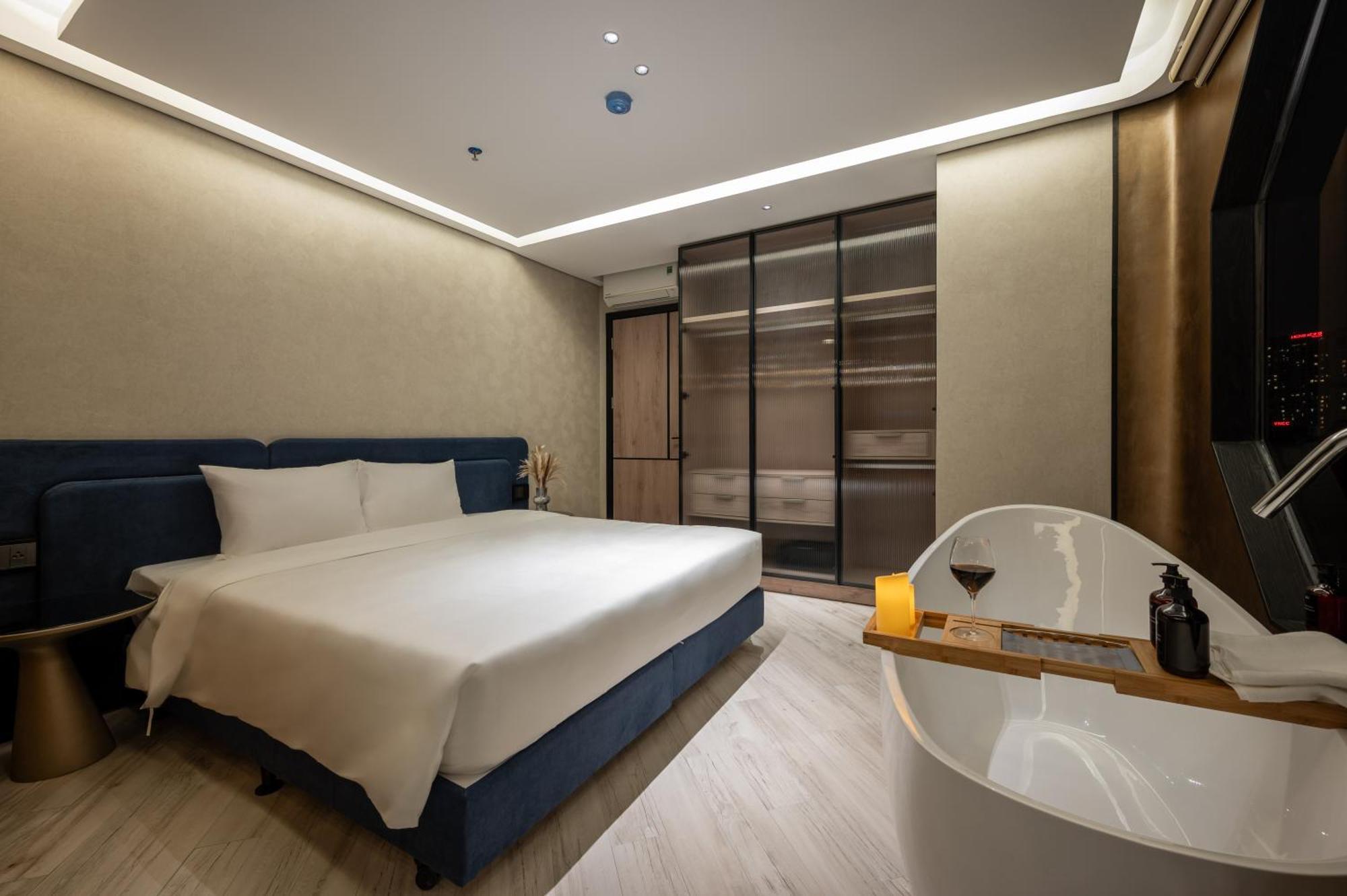 Irest Signature Ba Dinh Lakeside