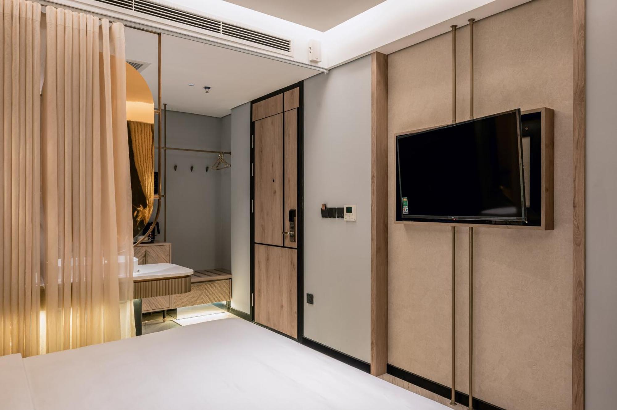 Hotel Irest Signature Ba Dinh Lakeside Hanói