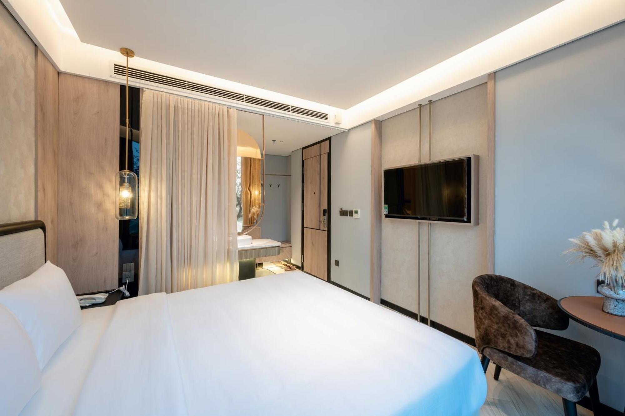 Irest Signature Ba Dinh Lakeside