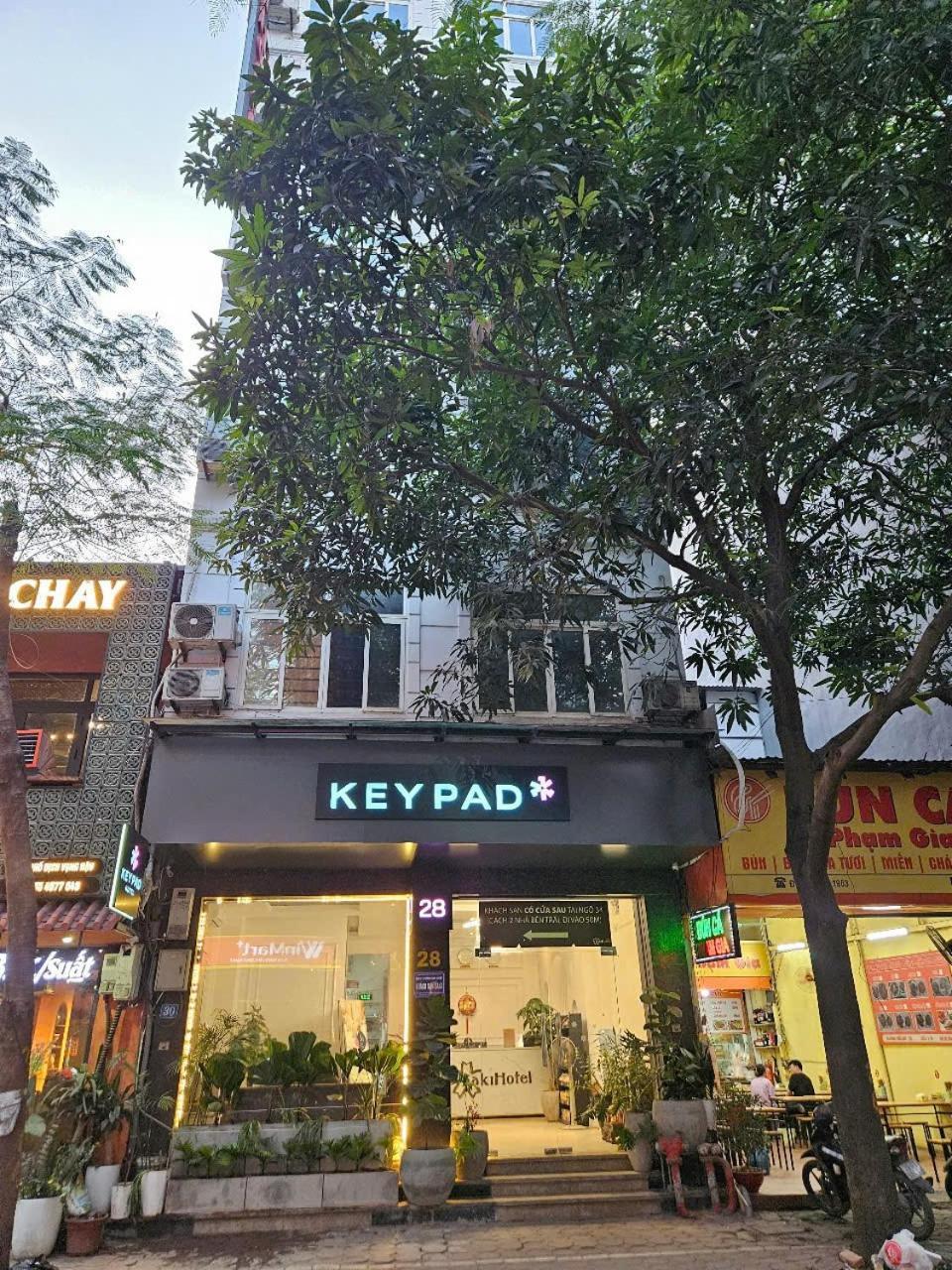 Hotel Keypad - 28 Dich Vong Hau
