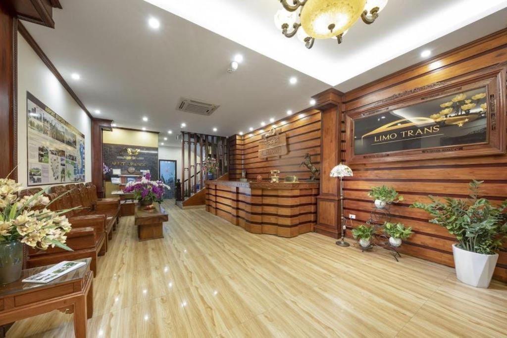 Viet Village 3*