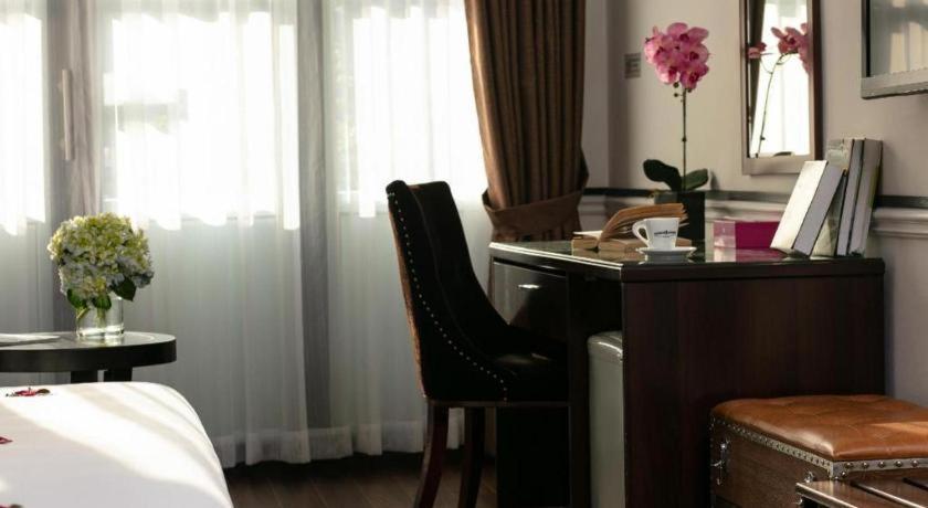 Garden Boutique And Hanoi